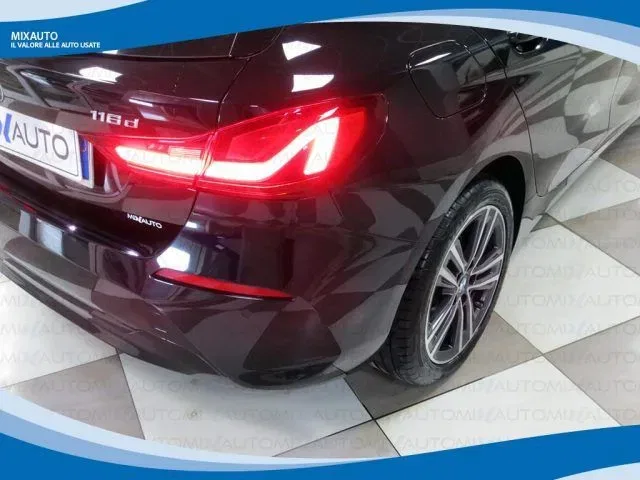 BMW 116 d 5 Porte Sport AUT EU6 foto 13