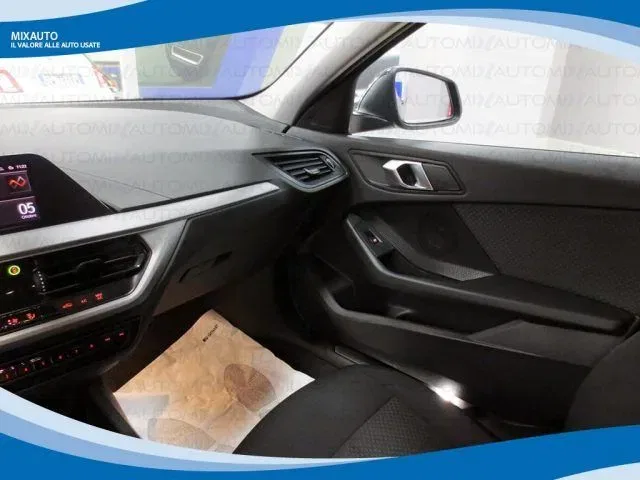BMW 116 d 5 Porte Sport AUT EU6 foto 10