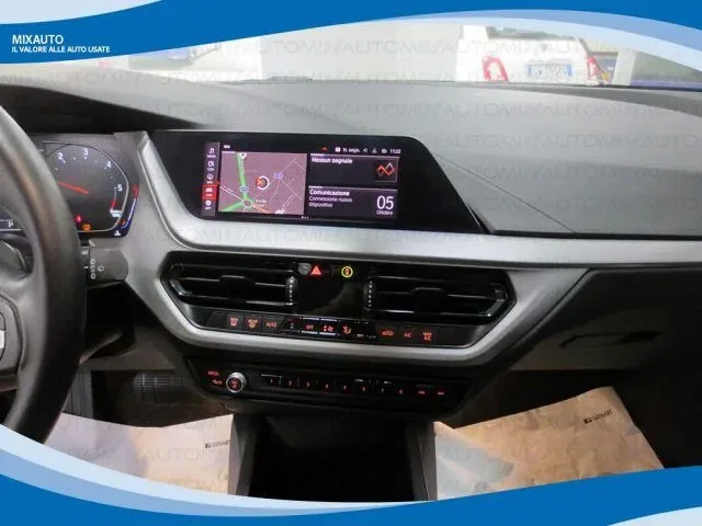 BMW 116 d 5 Porte Sport AUT EU6 foto 6