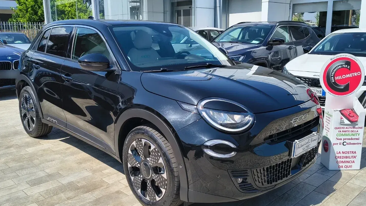 Fiat 600 Hybrid 110 CV DCT MHEV La Prima