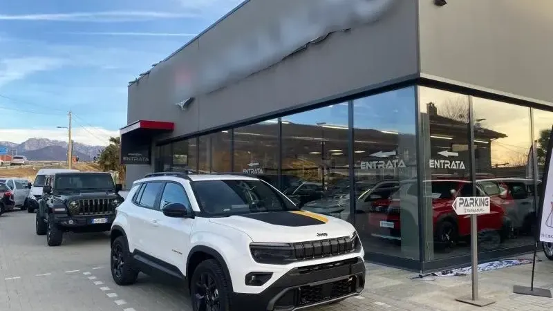 Jeep Avenger 1.2 turbo e-hybrid mhev The North Face 4xe 145cv edct6