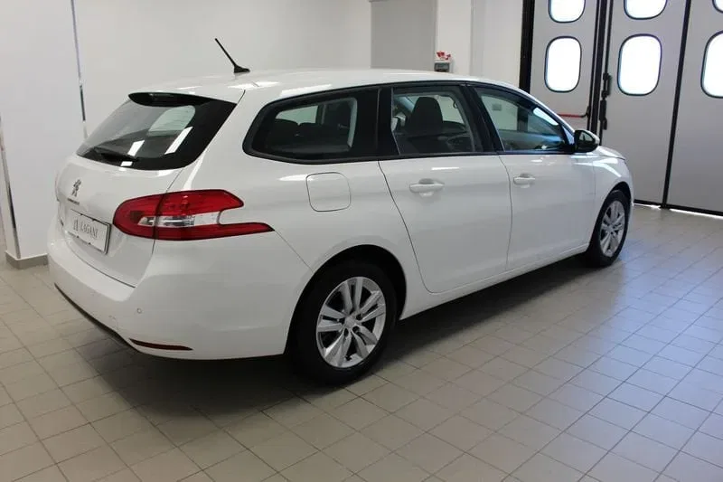 Peugeot 308 BlueHDi 130 S&S EAT8 SW Active Business foto 4