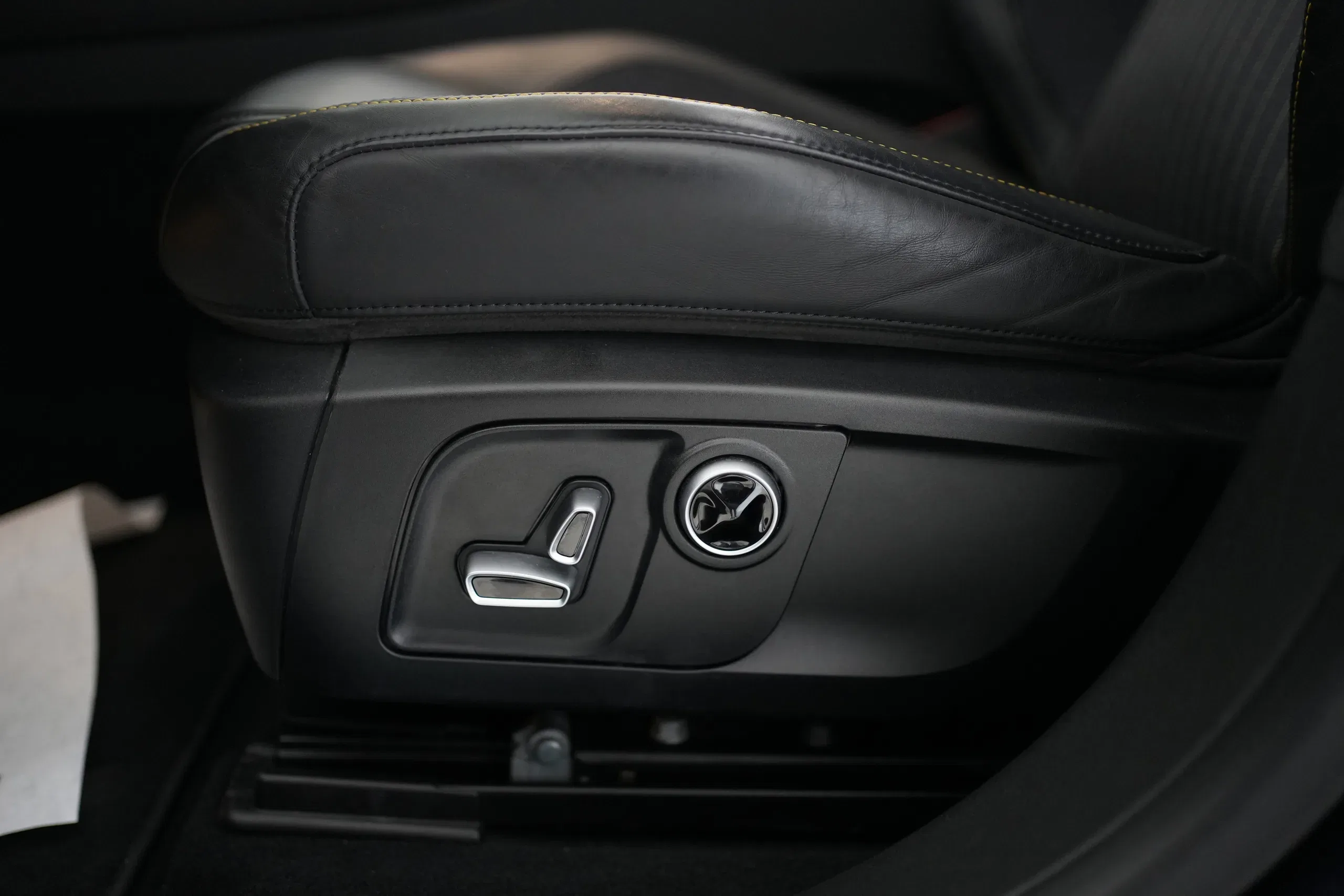 Maserati Levante V6 350cv AWD MC EDITION Special Edition foto 10