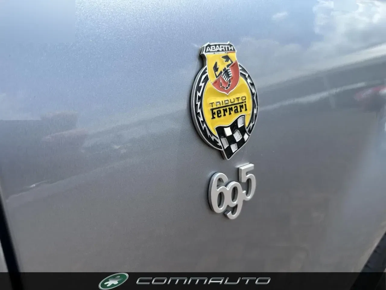 Abarth 695 1.4 Turbo T-Jet Tributo Ferrari 28/1695 foto 10