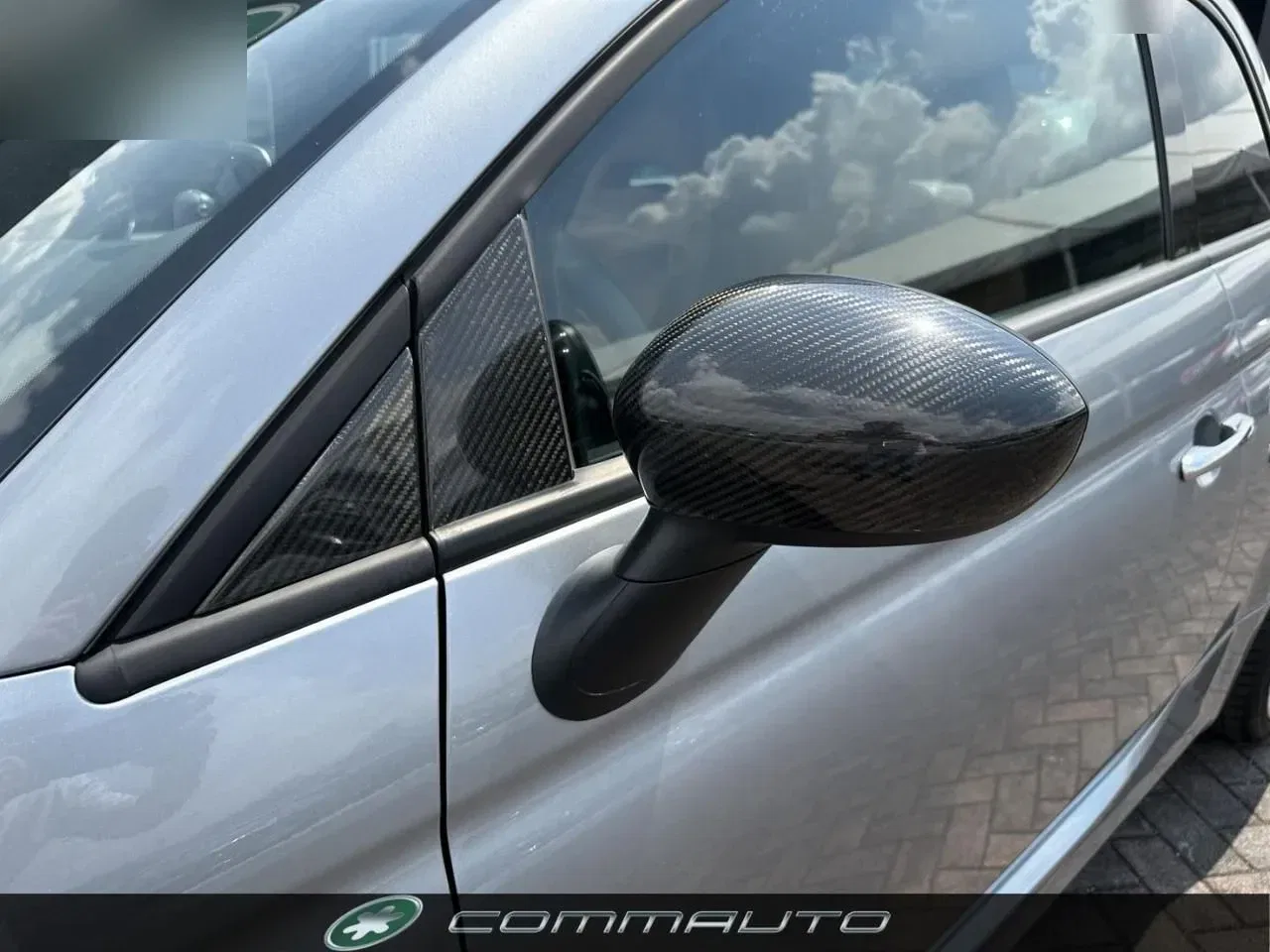 Abarth 695 1.4 Turbo T-Jet Tributo Ferrari 28/1695 foto 9