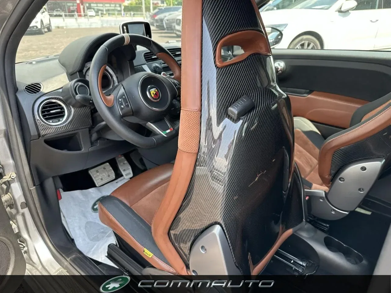 Abarth 695 1.4 Turbo T-Jet Tributo Ferrari 28/1695 foto 13