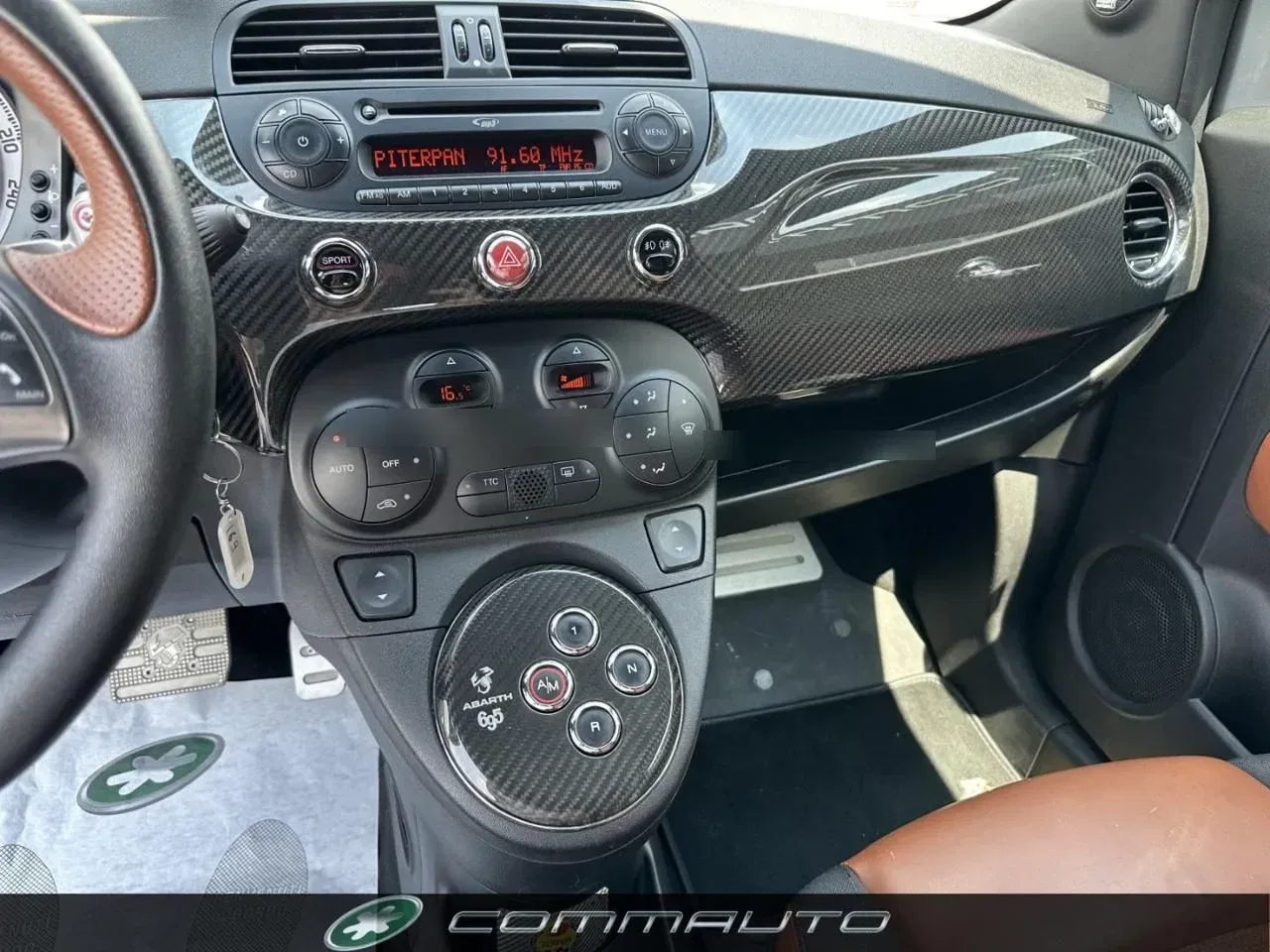 Abarth 695 1.4 Turbo T-Jet Tributo Ferrari 28/1695 foto 15