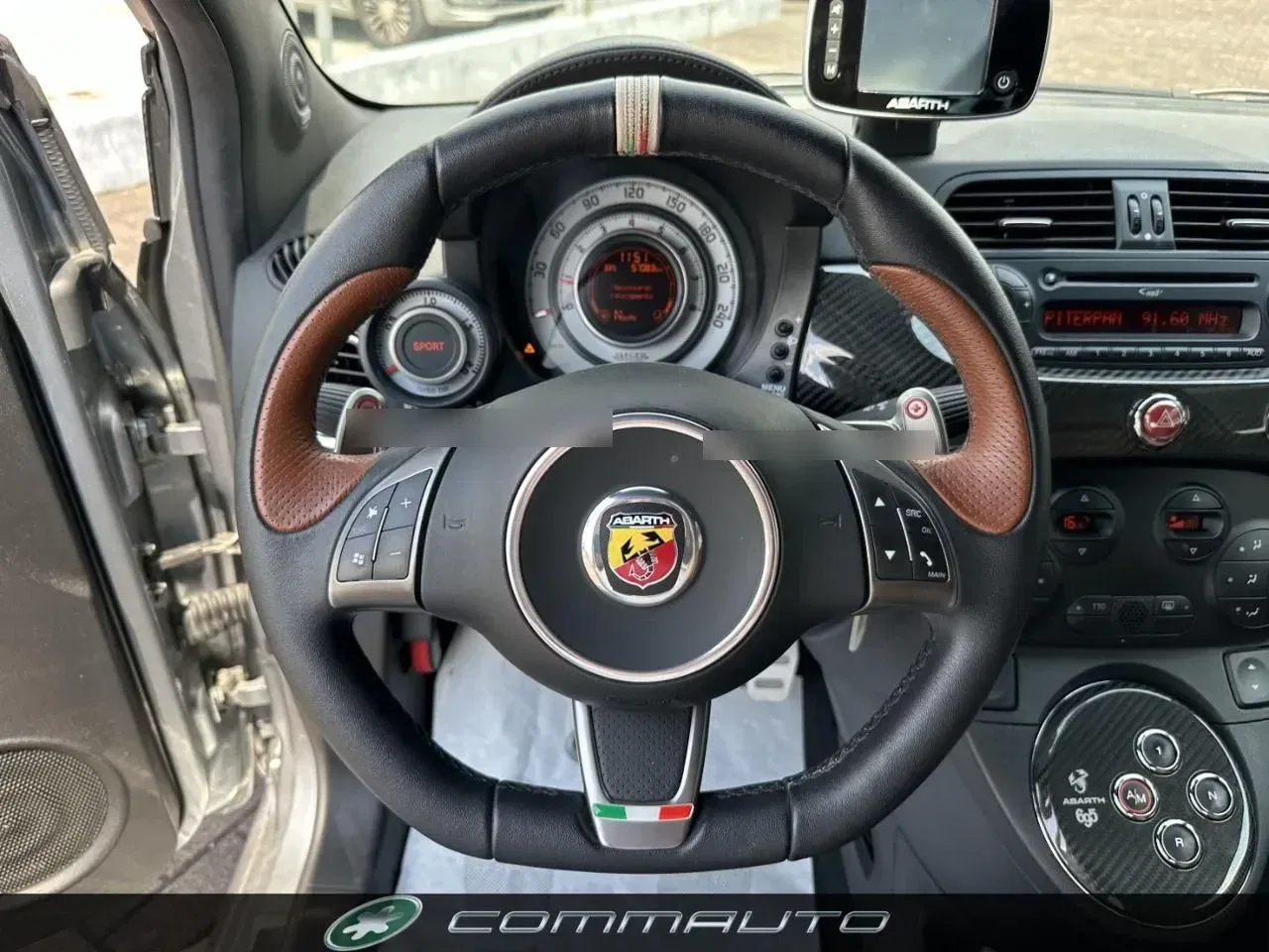 Abarth 695 1.4 Turbo T-Jet Tributo Ferrari 28/1695 foto 14