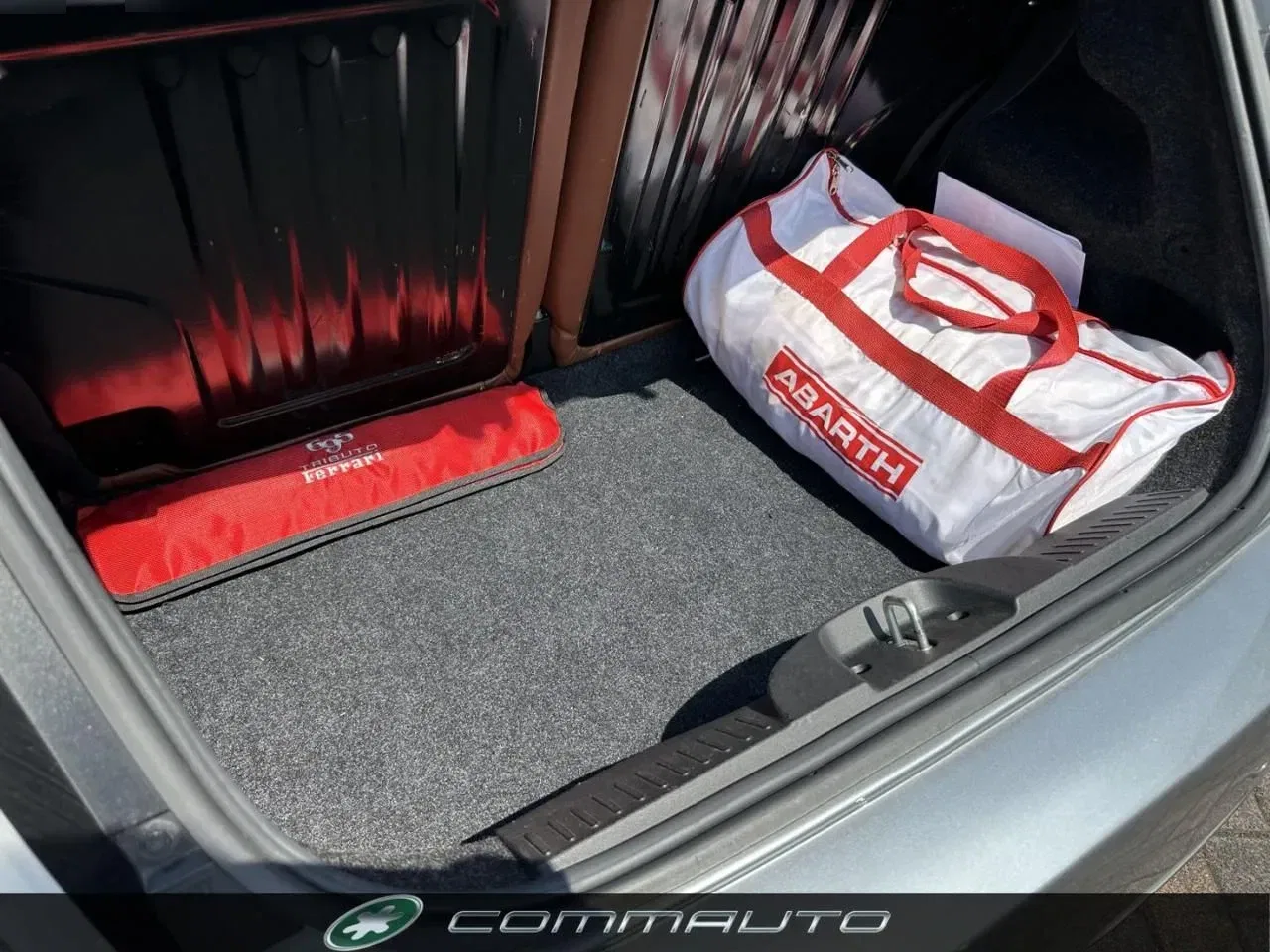 Abarth 695 1.4 Turbo T-Jet Tributo Ferrari 28/1695 foto 19