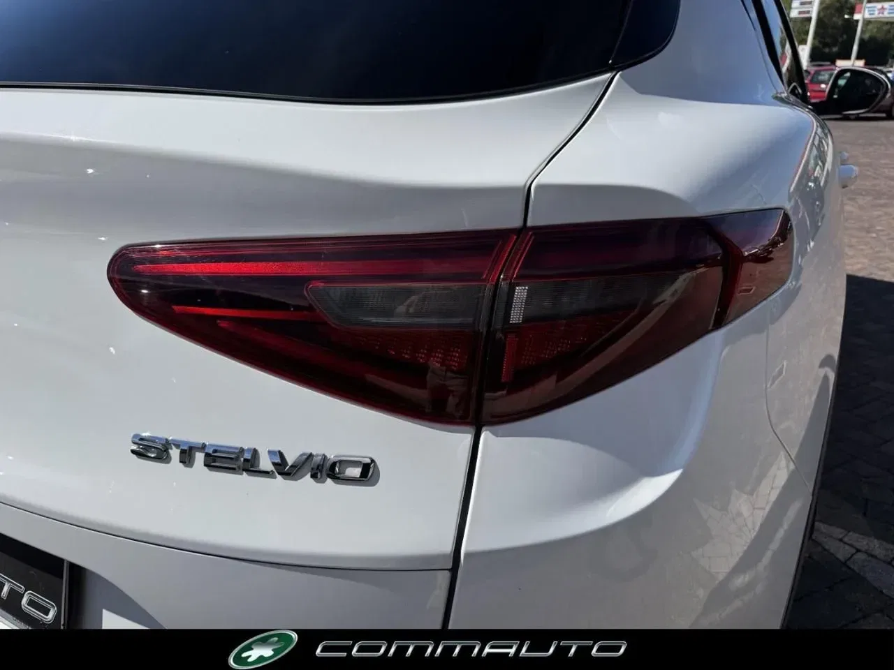 Alfa Romeo Stelvio 2.2 Turbodiesel 190 CV AT8 Q4 Sprint foto 6
