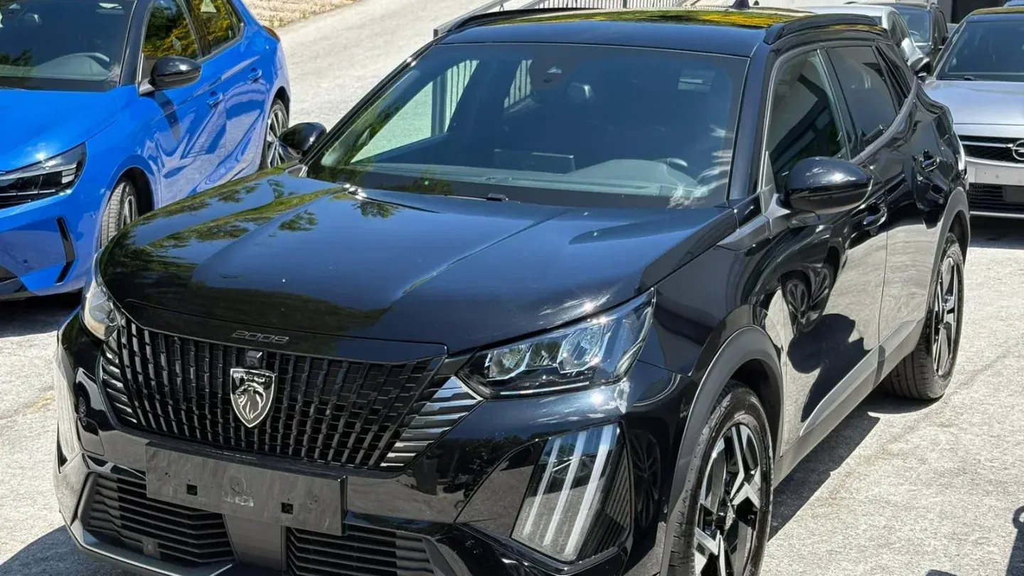 Peugeot 2008 PureTech 130 S&S EAT8 Allure