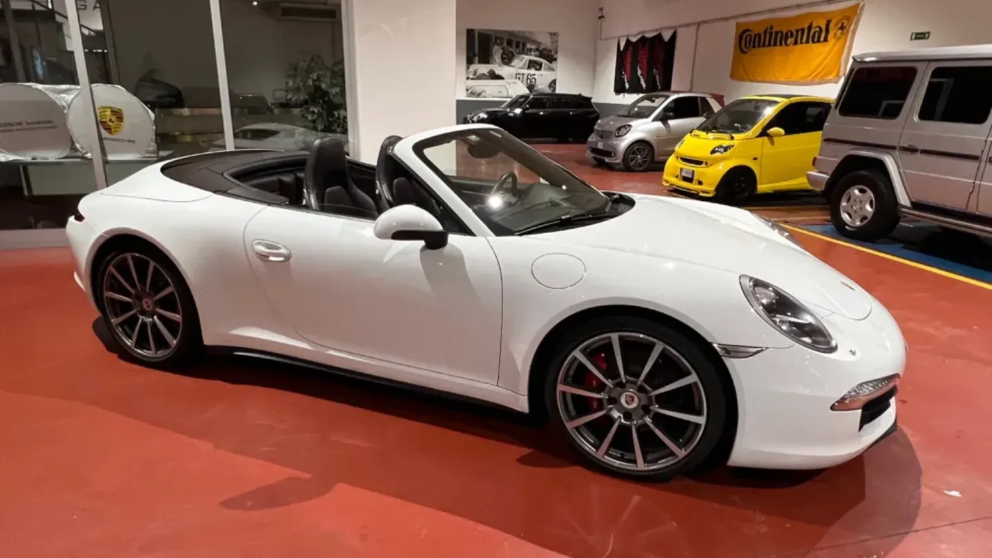 Porsche 911 3.8 Carrera 4S Cabriolet