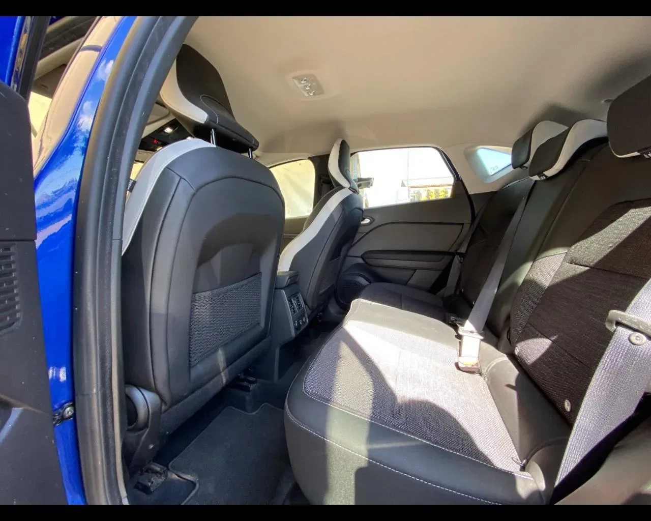 Renault Captur Plug-in Hybrid E-Tech 160 CV Engineered foto 15