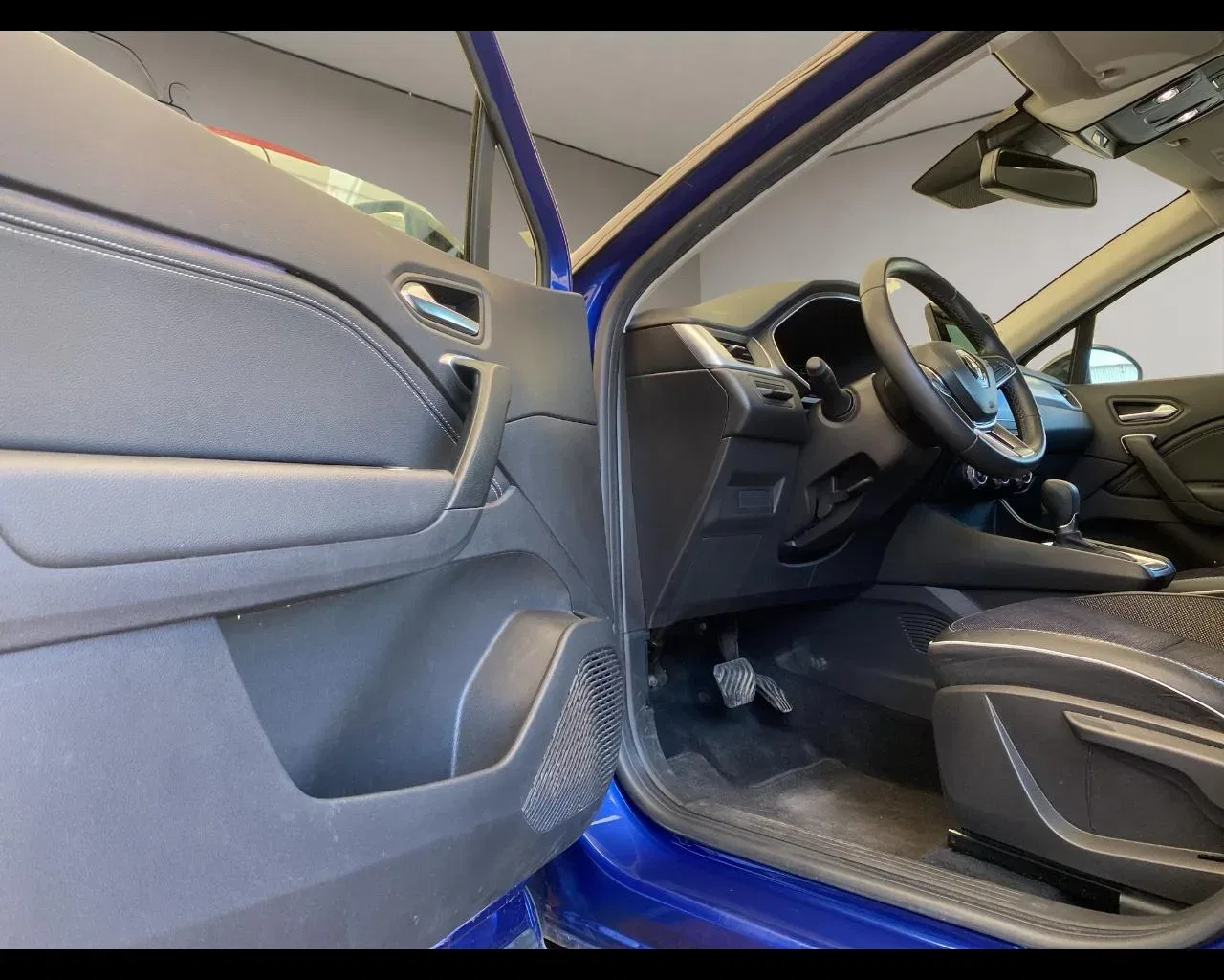 Renault Captur Plug-in Hybrid E-Tech 160 CV Engineered foto 19
