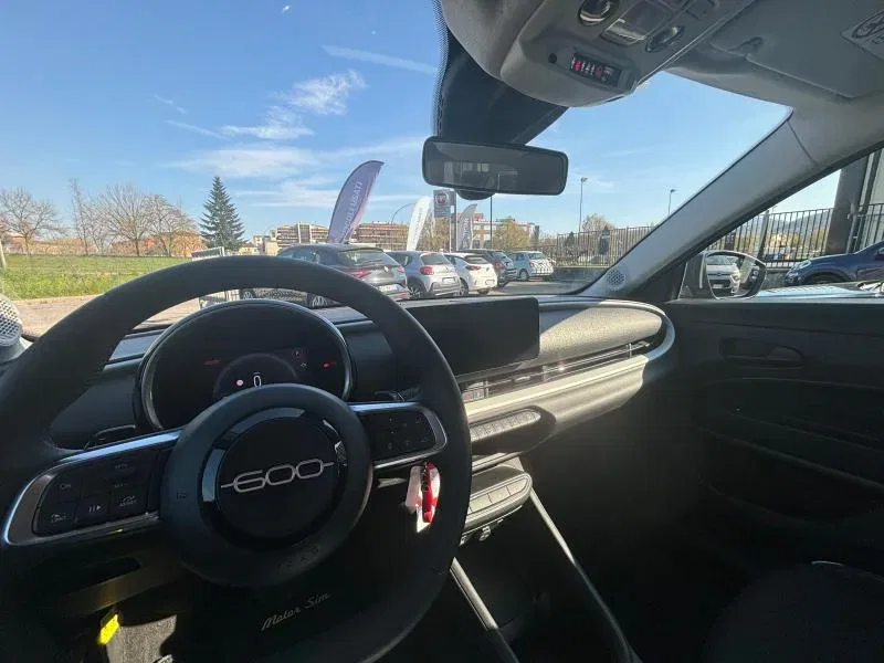 Fiat 600 PROMO 1.2 hybrid 110cv auto foto 23