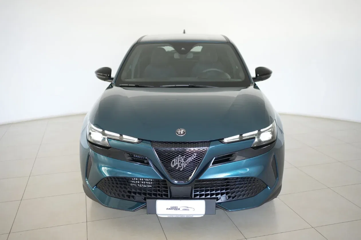 Alfa Romeo Junior 1.2 136 CV Hybrid eDCT6 foto 2