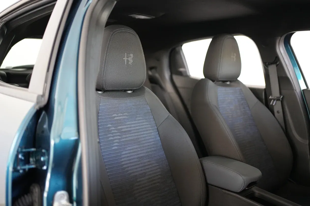 Alfa Romeo Junior 1.2 136 CV Hybrid eDCT6 foto 14
