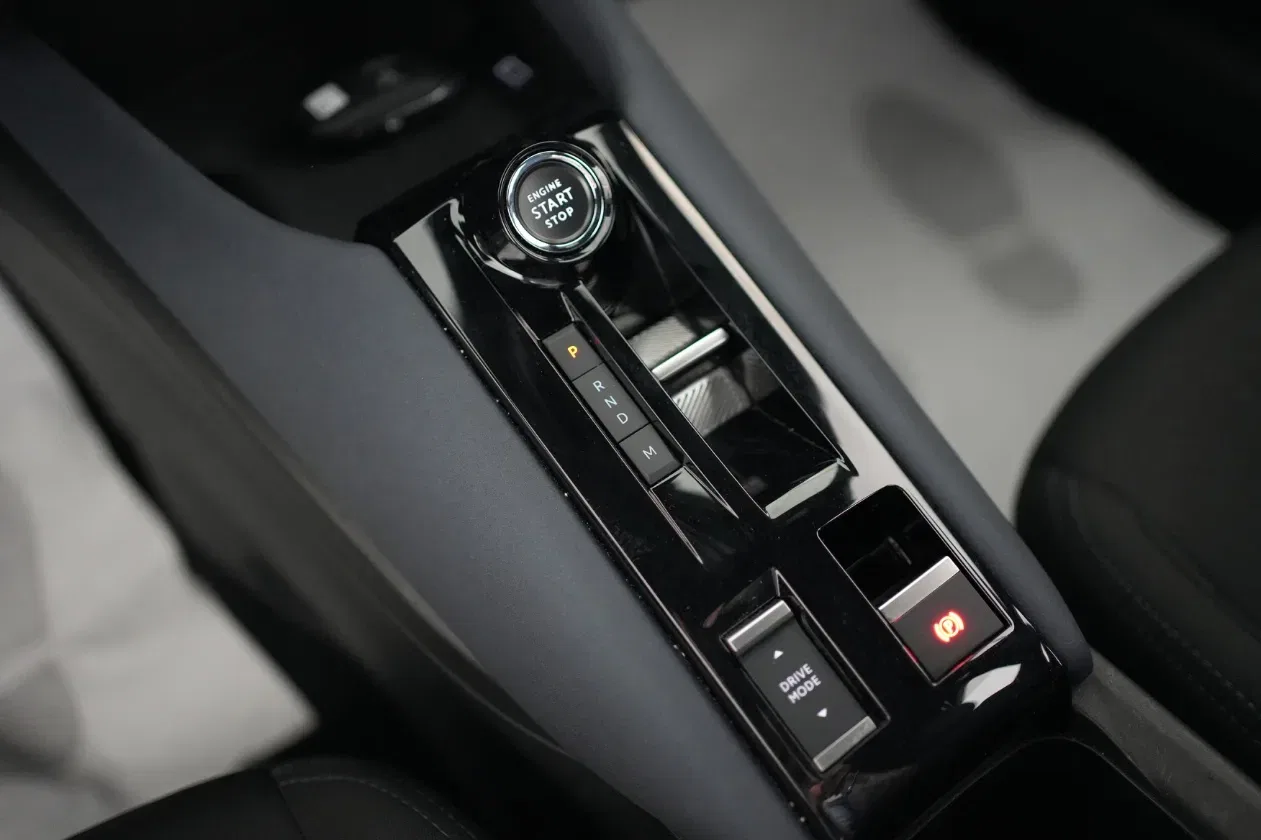 Alfa Romeo Junior 1.2 136 CV Hybrid eDCT6 foto 6