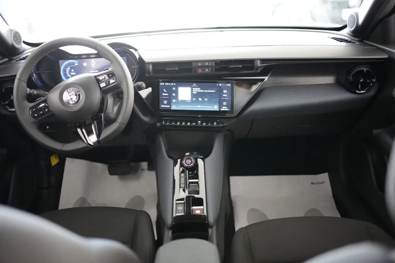 Alfa Romeo Junior 1.2 136 CV Hybrid eDCT6 foto 10
