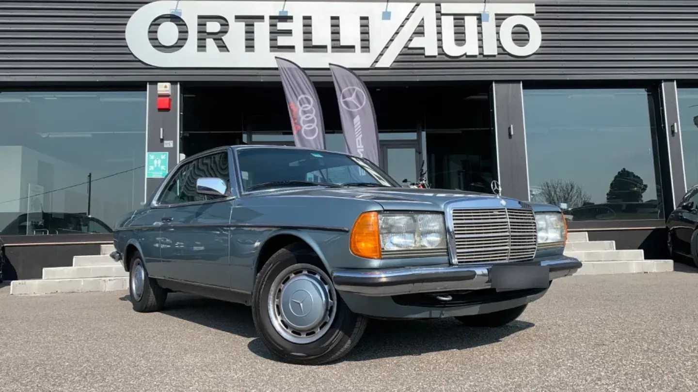 Mercedes-Benz 230 C AUTOMATICA DA COLLEZIONE