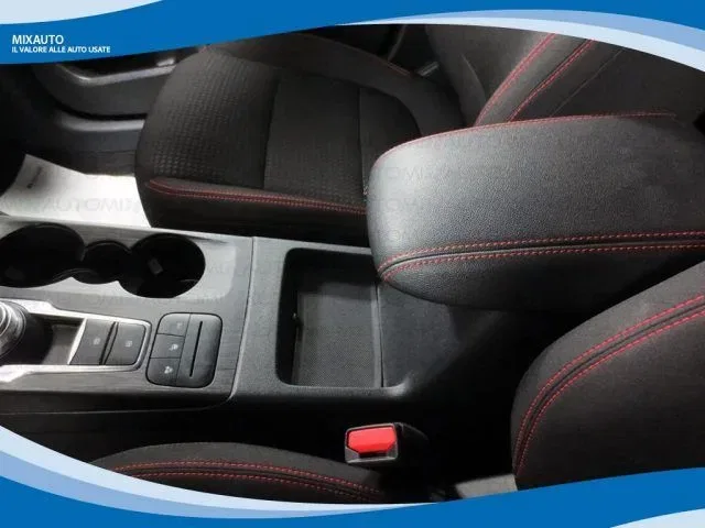 FORD Kuga 2.5 PHEV 225cv 2WD ST Line CVT EU6 foto 9
