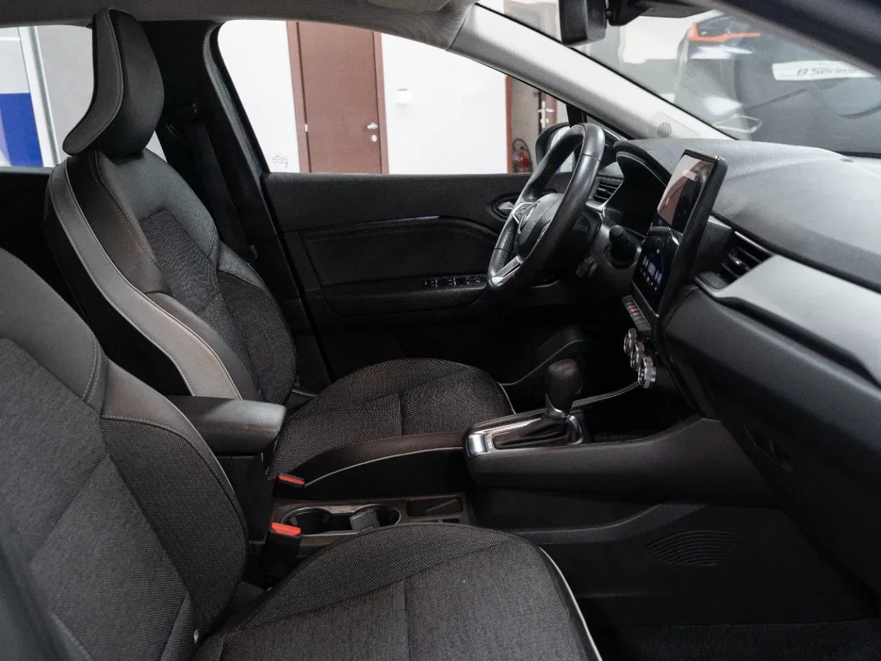 Renault Captur 1.6 E-Tech Full Hybrid Techno 145CV Auto foto 14