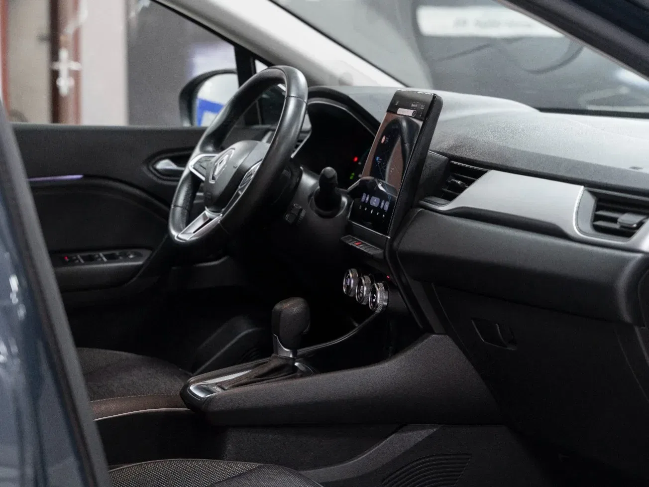 Renault Captur 1.6 E-Tech Full Hybrid Techno 145CV Auto foto 17