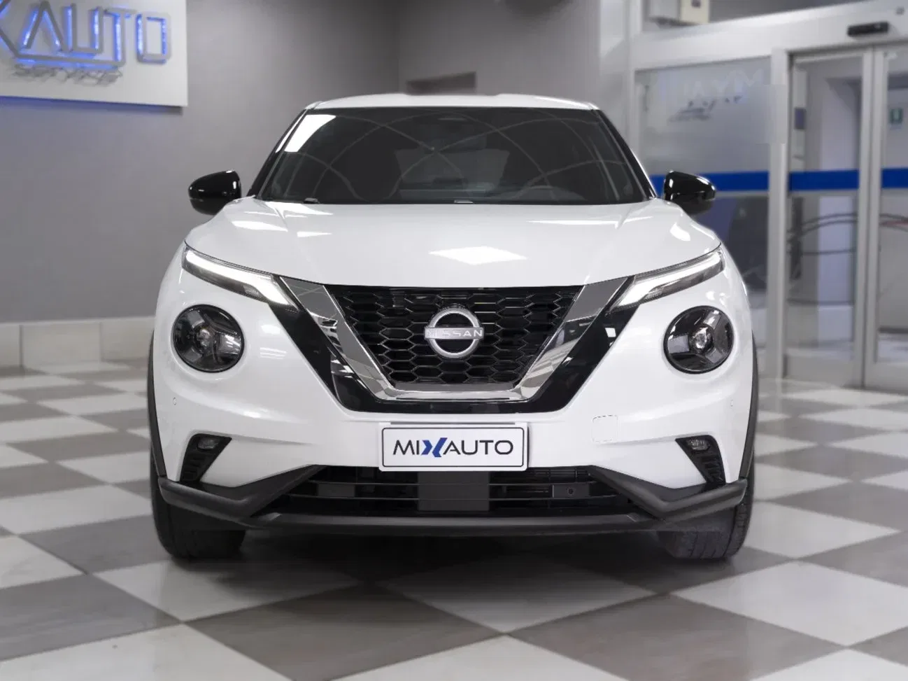 Nissan Juke 1.0 DIG-T N-Connecta 114CV foto 2