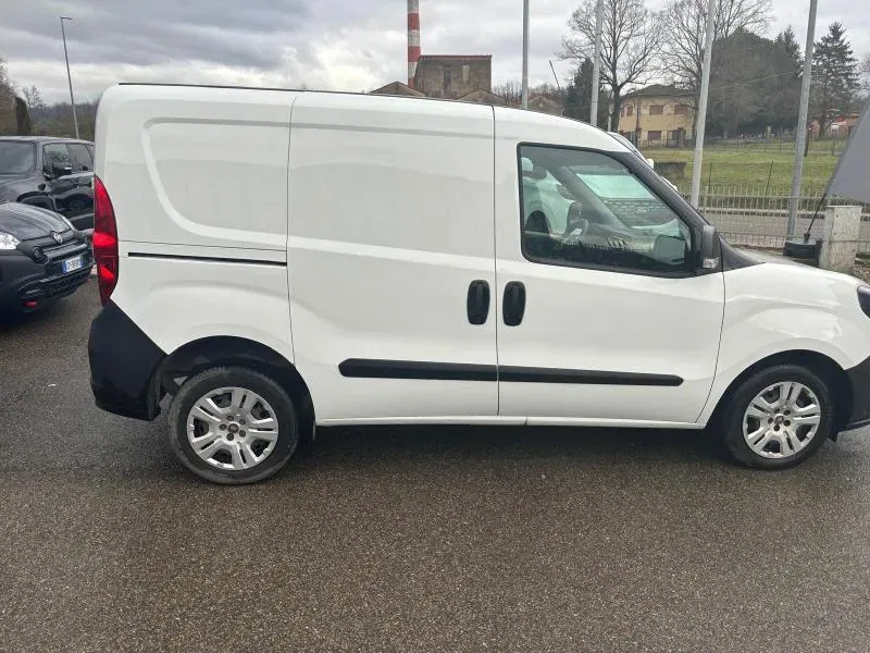 Fiat Doblo *PROMO* Doblò 1.6 MJT 105CV S&S PC-TN Cargo Lounge foto 4