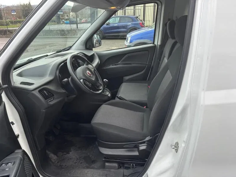 Fiat Doblo *PROMO* Doblò 1.6 MJT 105CV S&S PC-TN Cargo Lounge foto 10