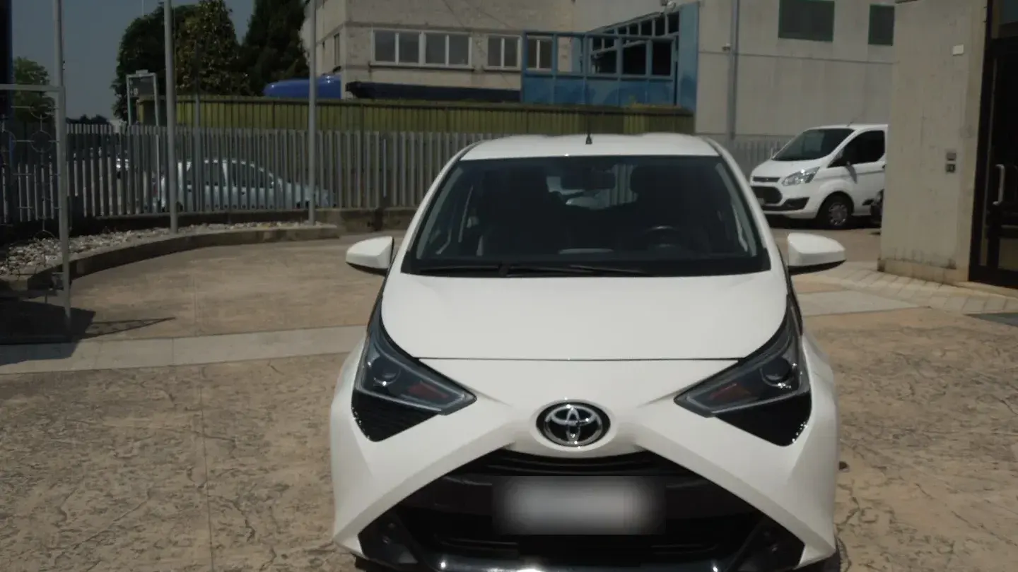 Toyota Aygo Connect 1.0 VVT-i 72CV 5p. x-busin.