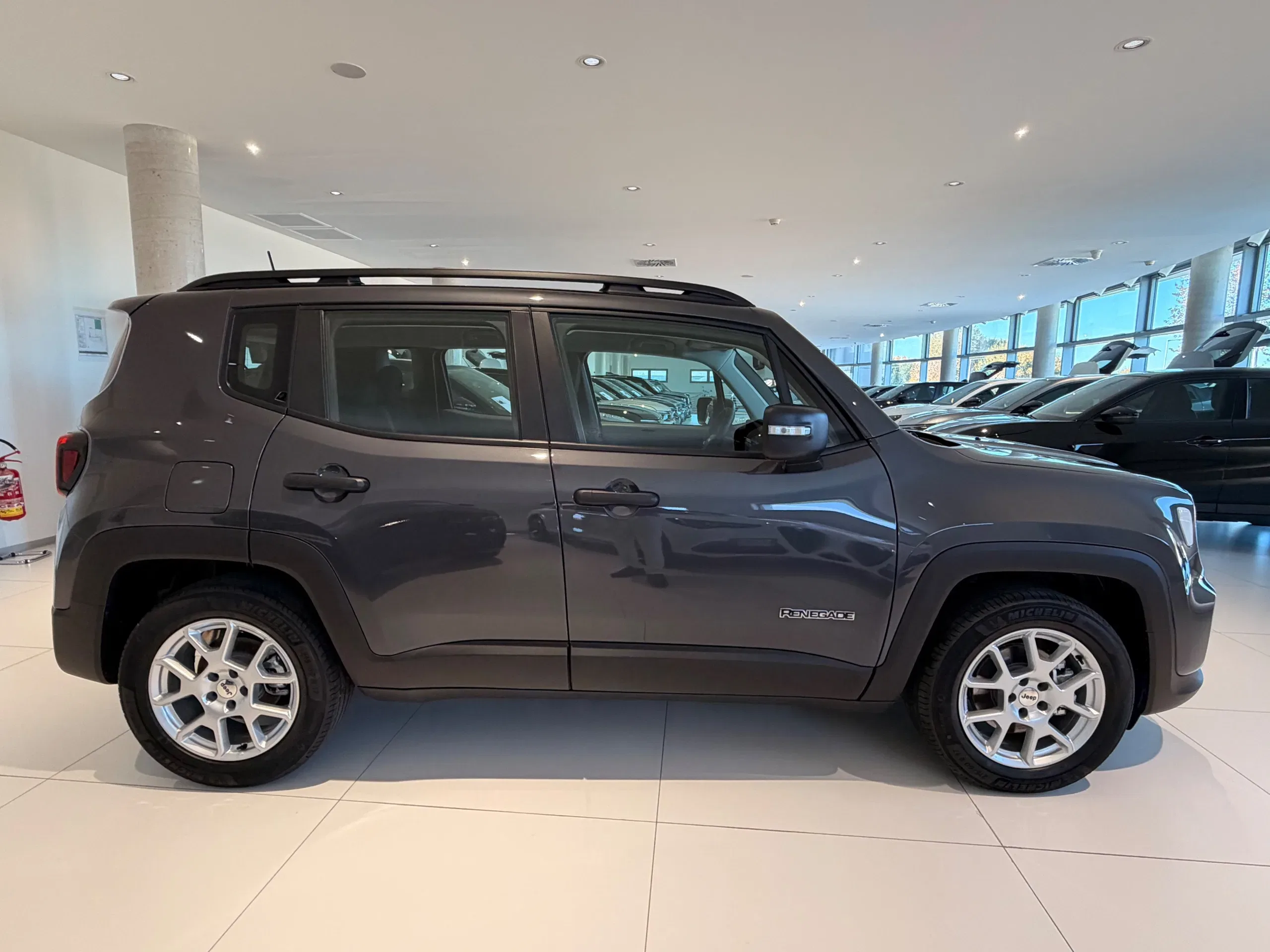 Jeep Renegade 1.5 turbo t4 mhev Altitude 2wd dct Km Zero Nazionale foto 4