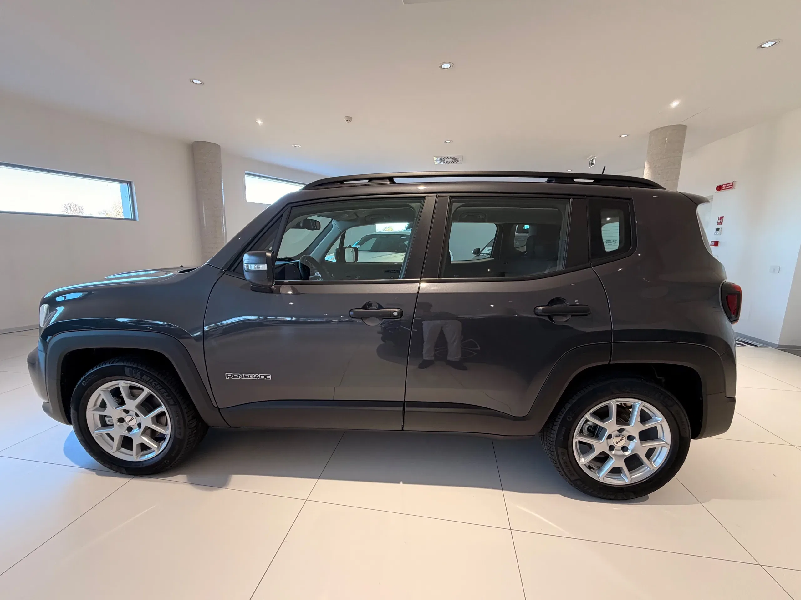 Jeep Renegade 1.5 turbo t4 mhev Altitude 2wd dct Km Zero Nazionale foto 5