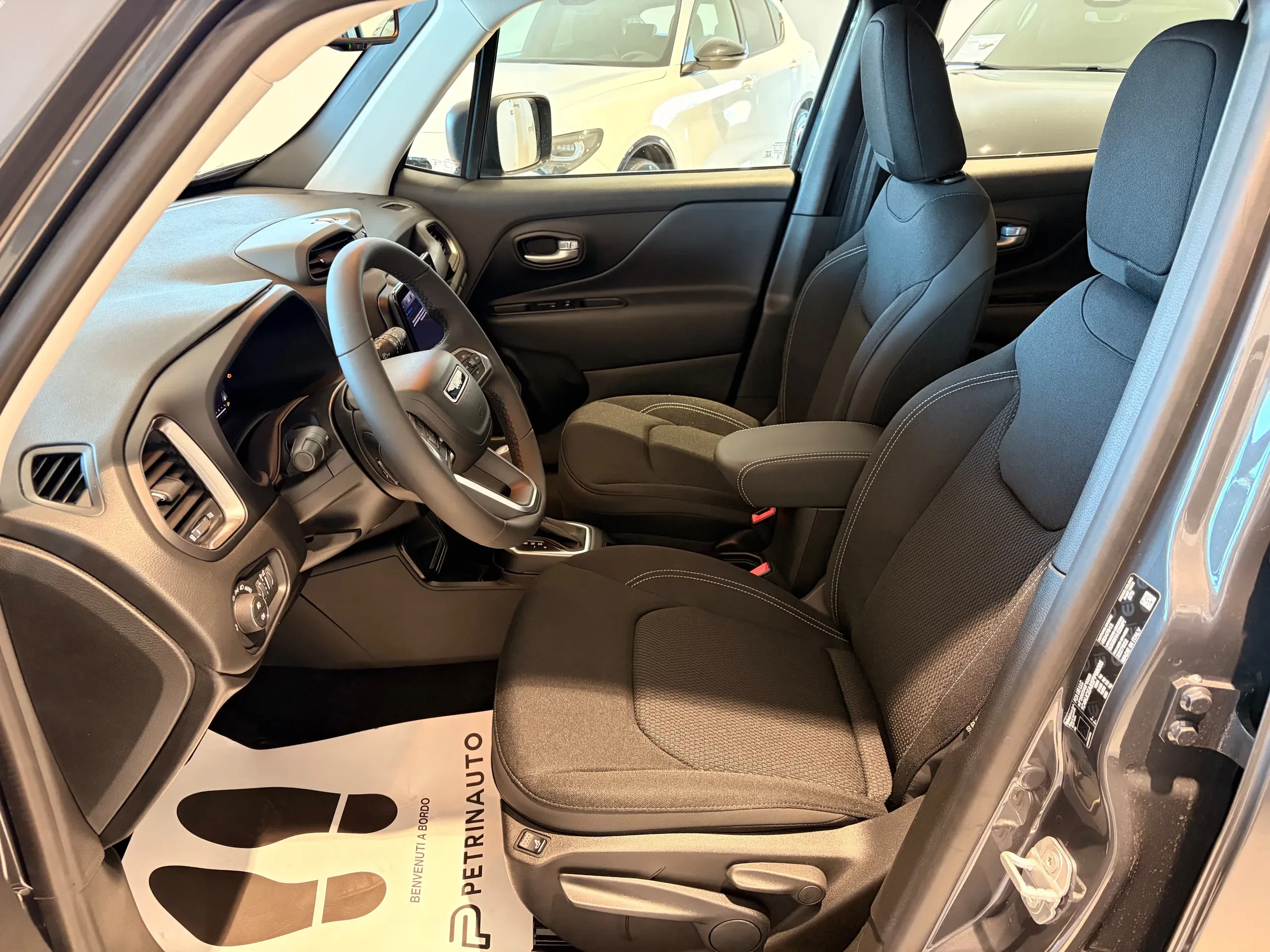 Jeep Renegade 1.5 turbo t4 mhev Altitude 2wd dct Km Zero Nazionale foto 11