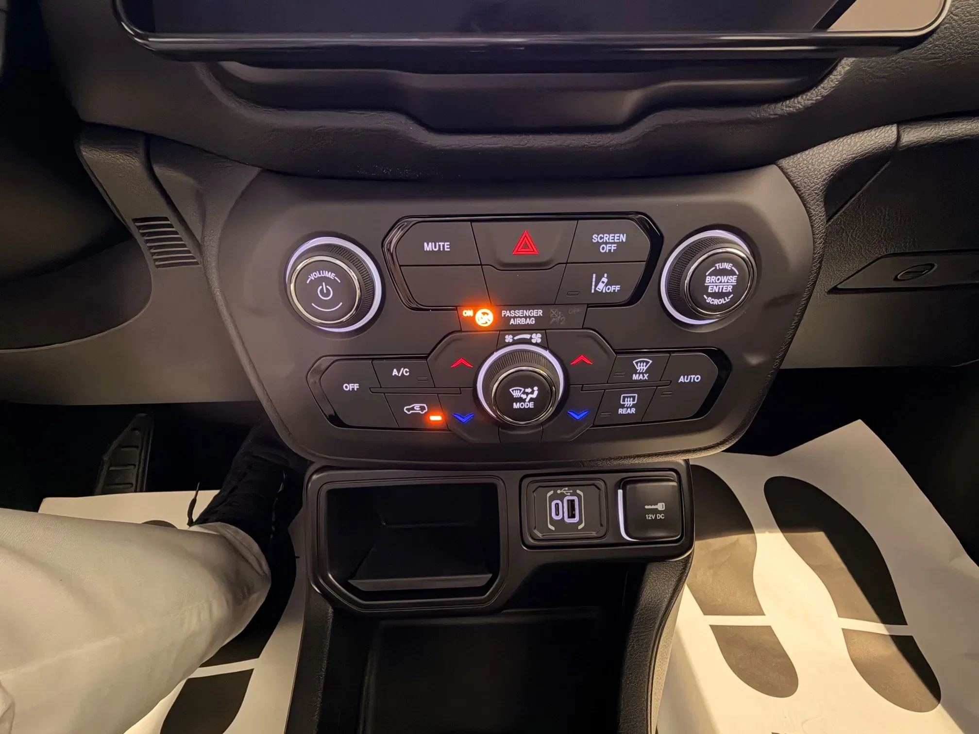 Jeep Renegade 1.5 turbo t4 mhev Altitude 2wd dct Km Zero Nazionale foto 20