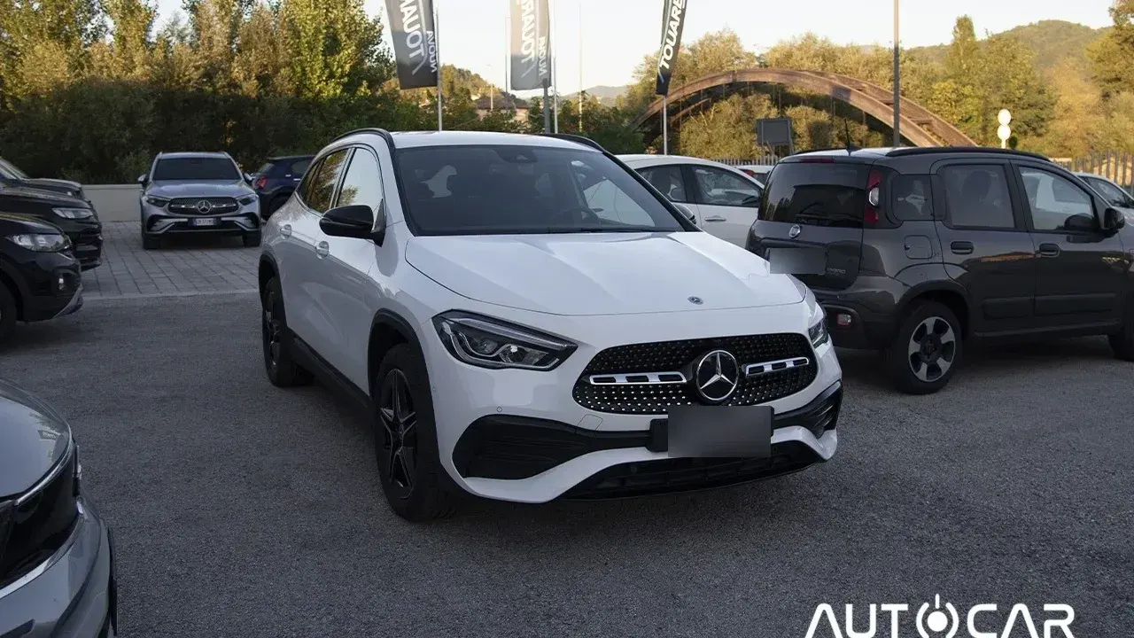 Mercedes-Benz GLA 250 e PHEV