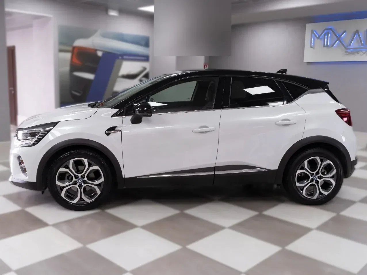 Renault Captur 1.6 E-Tech Full Hybrid Intens 145CV Auto foto 3