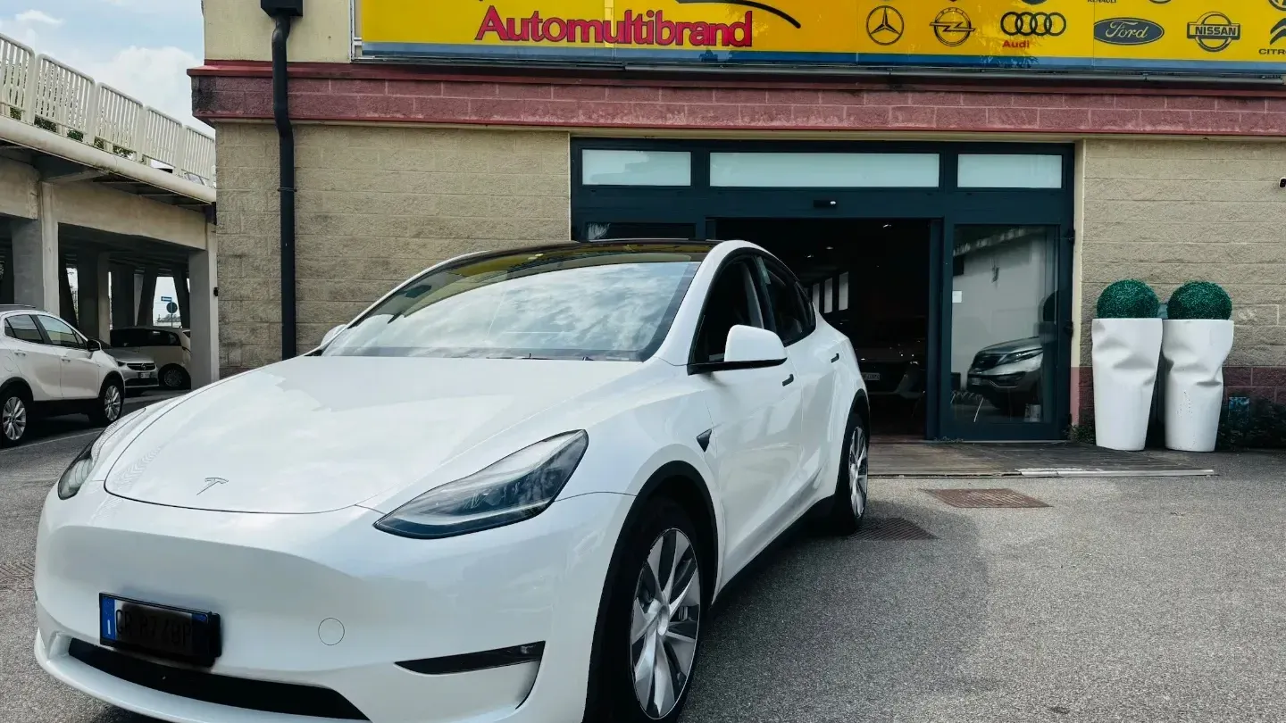 Tesla Model Y BEV 75 KWH Long Range AUTO 4WD