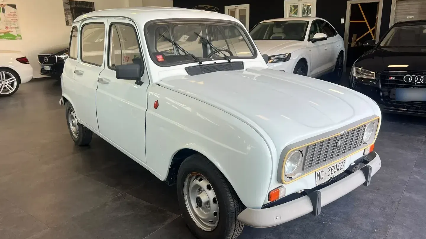 Renault 4 950