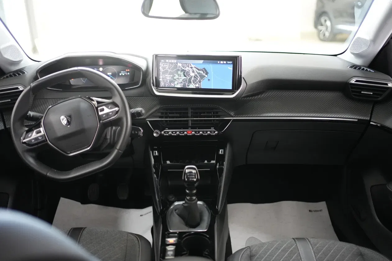 Peugeot 208 PureTech 100 Stop&Start 5 porte Allure foto 11