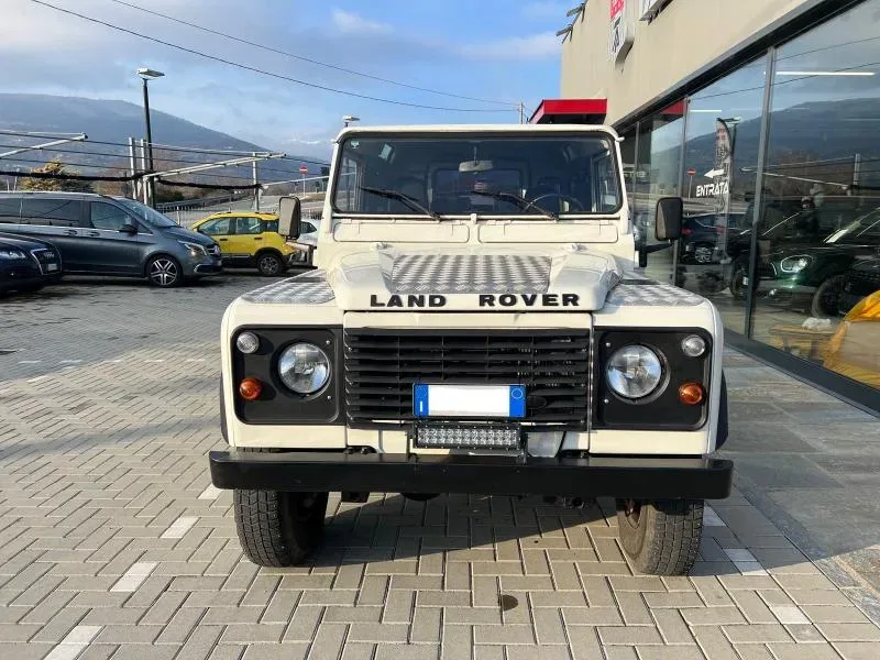 Land Rover Defender 90 SW Defender 90 2.5 tdi County foto 2