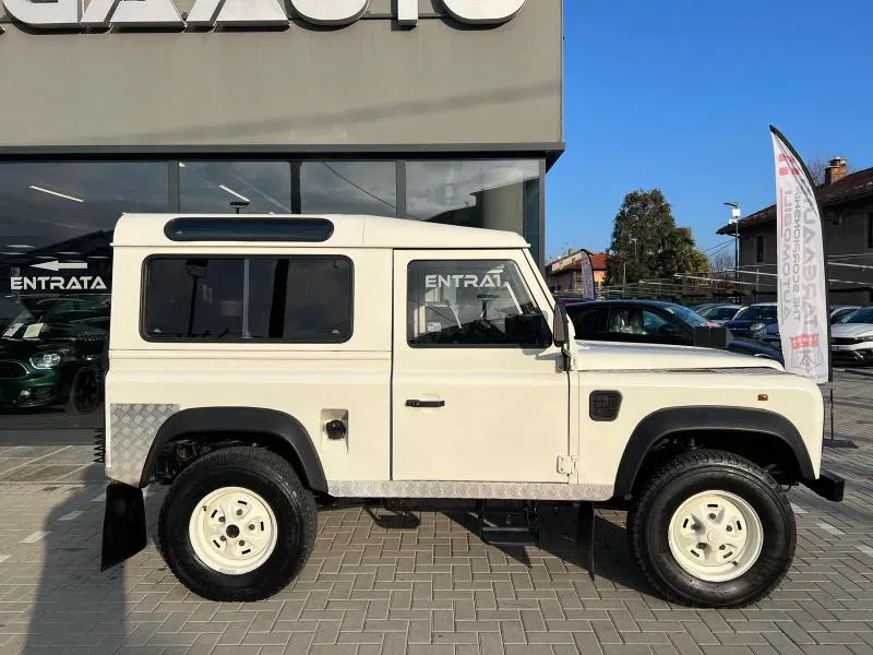 Land Rover Defender 90 SW Defender 90 2.5 tdi County foto 4