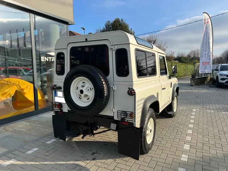 Land Rover Defender 90 SW Defender 90 2.5 tdi County foto 5