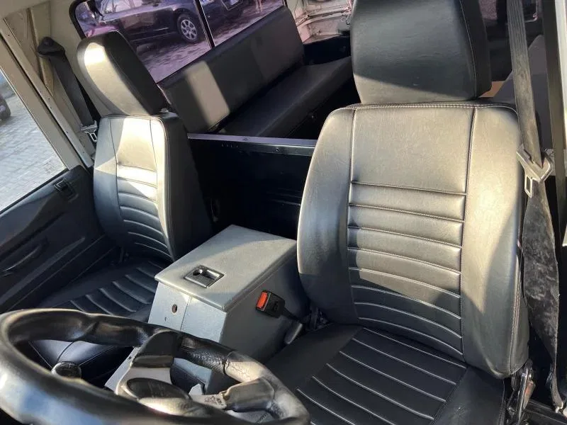 Land Rover Defender 90 SW Defender 90 2.5 tdi County foto 8
