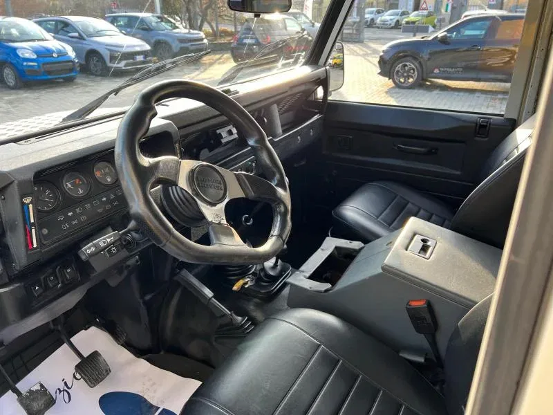 Land Rover Defender 90 SW Defender 90 2.5 tdi County foto 11