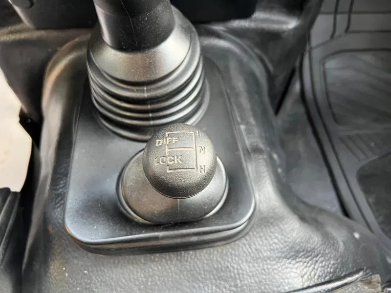 Land Rover Defender 90 SW Defender 90 2.5 tdi County foto 13