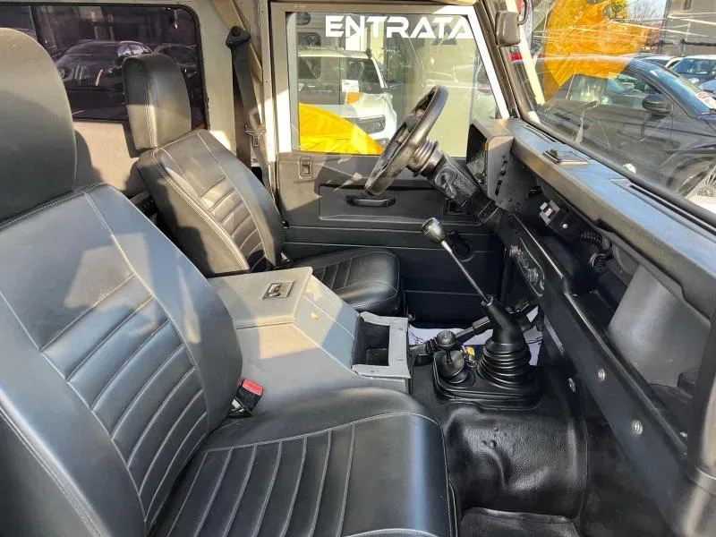 Land Rover Defender 90 SW Defender 90 2.5 tdi County foto 9