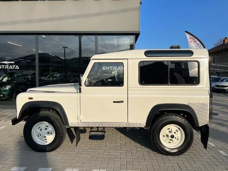 Land Rover Defender 90 SW Defender 90 2.5 tdi County foto 18