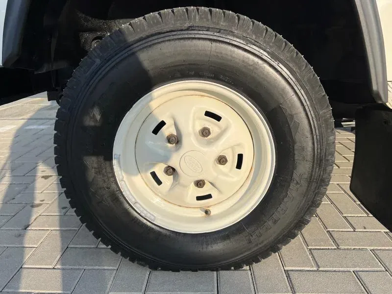 Land Rover Defender 90 SW Defender 90 2.5 tdi County foto 16