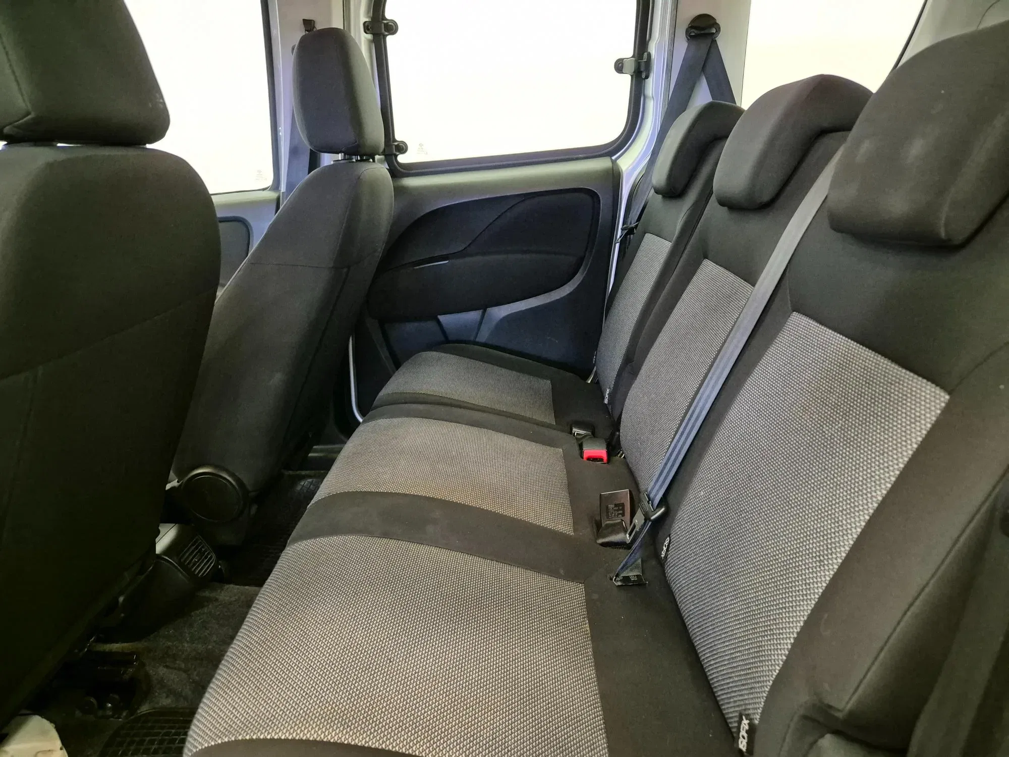 Fiat Doblo 1.4 16v Pop 95cv -NEOPATENTATI - UNIPROPRIETARIO - Sens. Park. foto 25